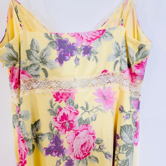 Wayf Floral Yellow midi  Dress NEW - Picture 9 of 16